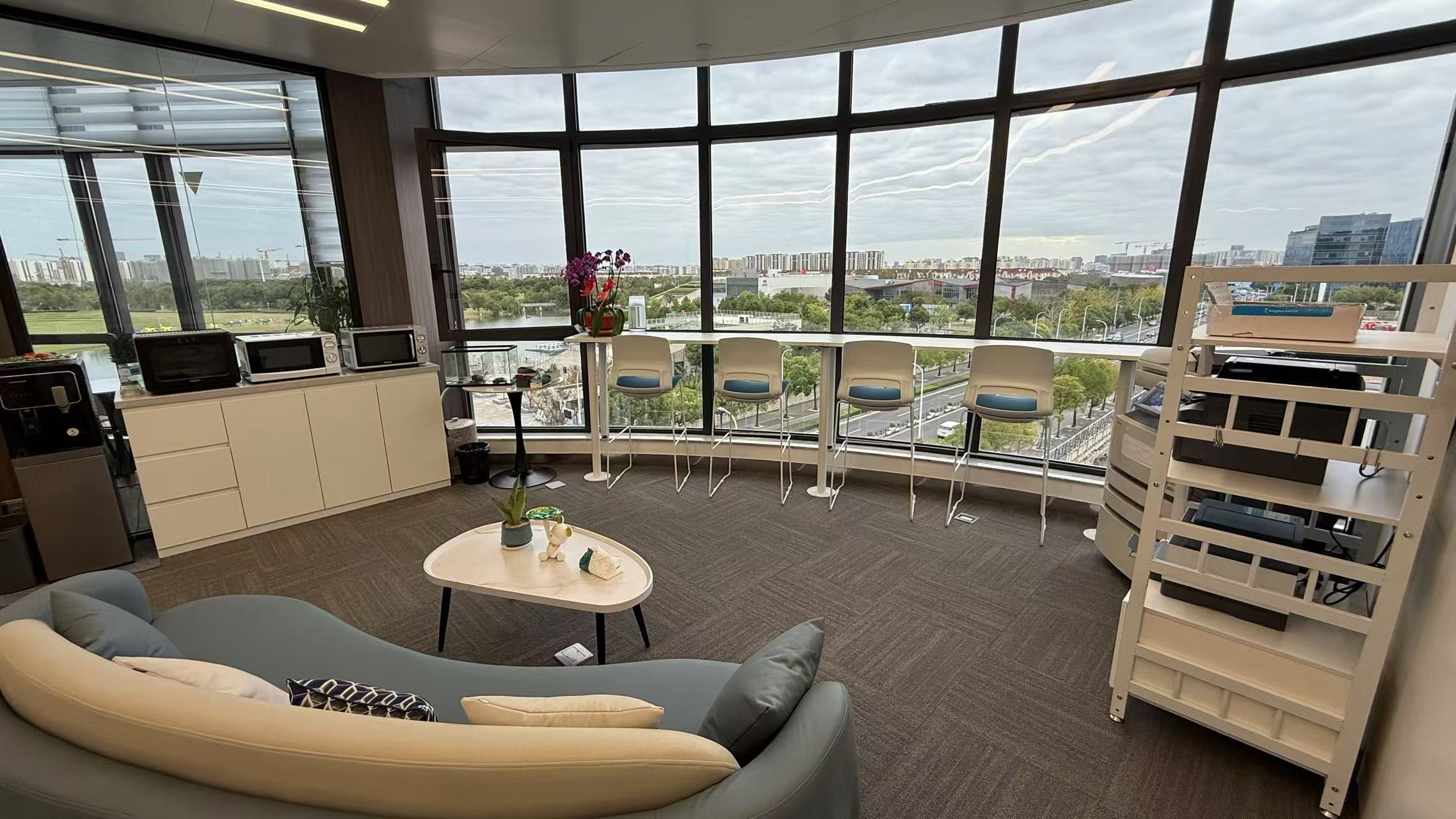 Huaqi office